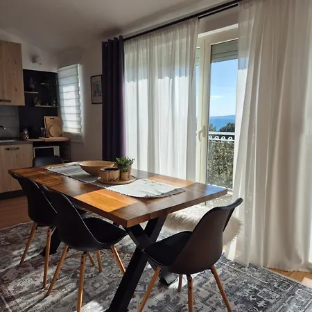 Near The Sea-self Check-in *