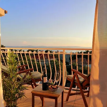 Near The Sea-self Check-in Apartment Podstrana